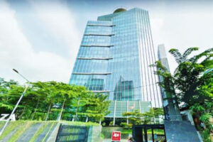 Berada di Sovereign Plaza